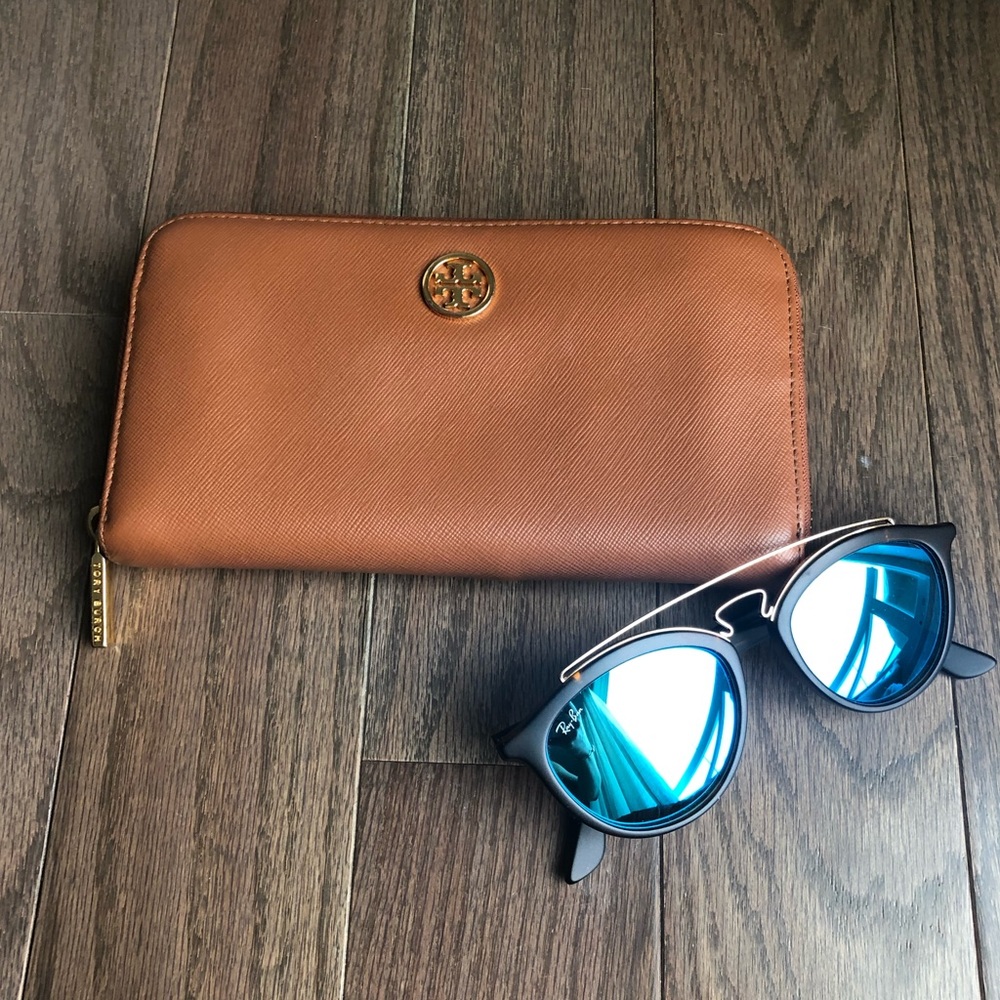 Tory Burch Robinson Wallet